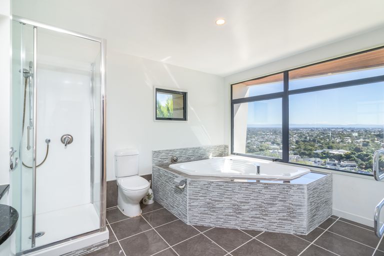 Photo of property in 35 Major Aitken Drive, Huntsbury, Christchurch, 8022