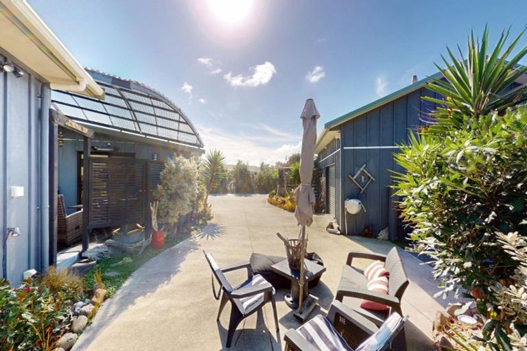 Photo of property in 46 Kent Avenue, Waitarere Beach, Levin, 5510