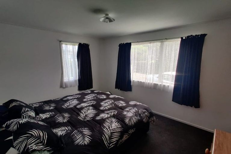 Photo of property in 18 Lipton Grove, Opaheke, Papakura, 2113