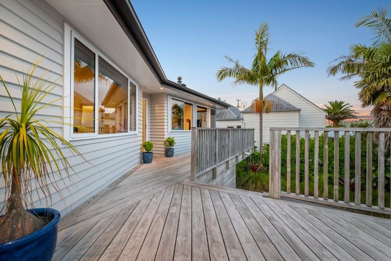 Photo of property in 2/40 Hebron Road, Waiake, Auckland, 0630