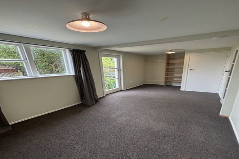 Photo of property in 52 Melrose Road, Island Bay, Wellington, 6023