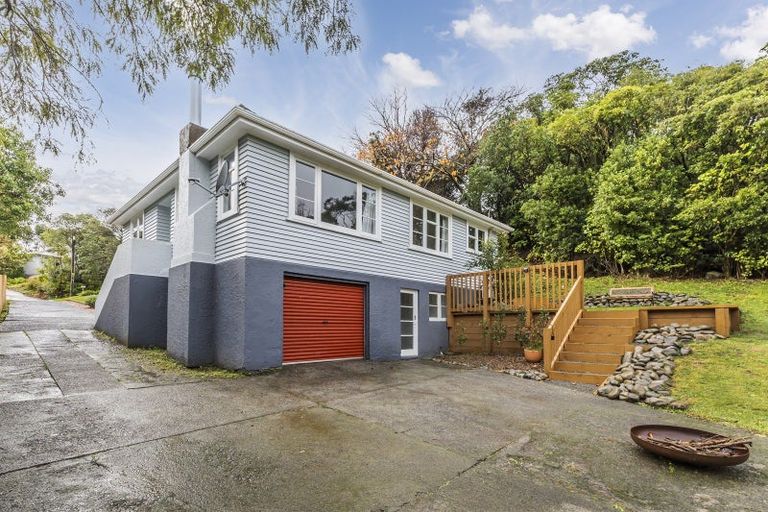 Photo of property in 5 Tui Terrace, Tawa, Wellington, 5028
