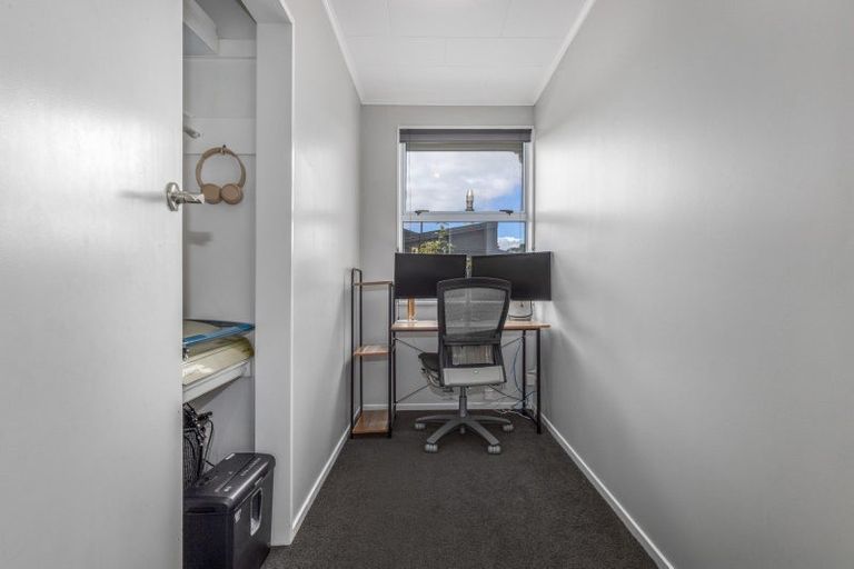 Photo of property in 9 Ayr Place, Papakowhai, Porirua, 5024