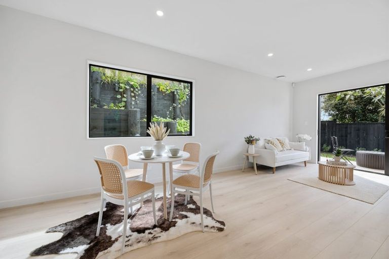Photo of property in 72e Langana Avenue, Browns Bay, Auckland, 0630
