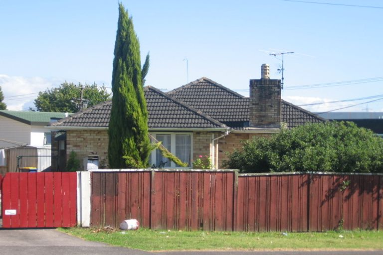 Photo of property in 70 Delta Avenue, New Lynn, Auckland, 0600