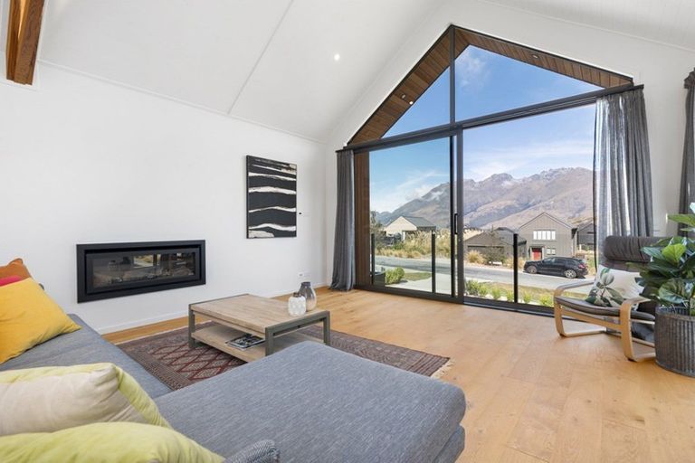 Photo of property in 19 Hackett Road, Jacks Point, Queenstown, 9371