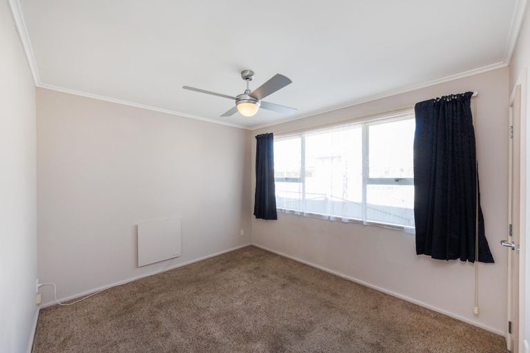 Photo of property in 19 Piper Place, Roslyn, Palmerston North, 4414