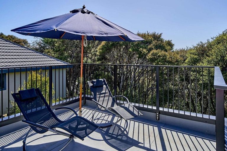 Photo of property in 39 James Cook Drive, Whitby, Porirua, 5024