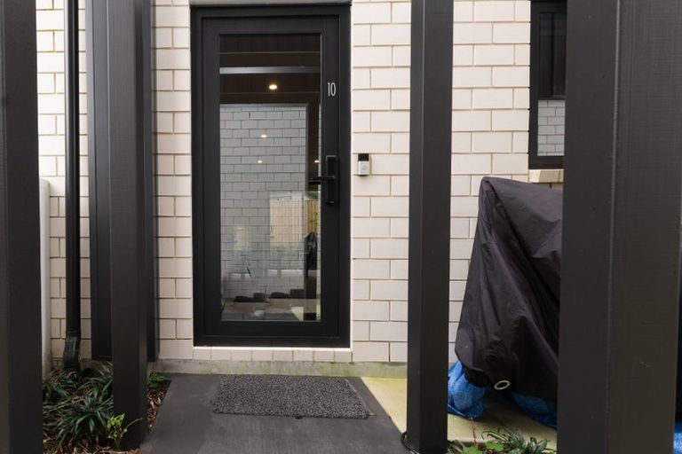 Photo of property in 10/59 Neil Avenue, Te Atatu Peninsula, Auckland, 0610