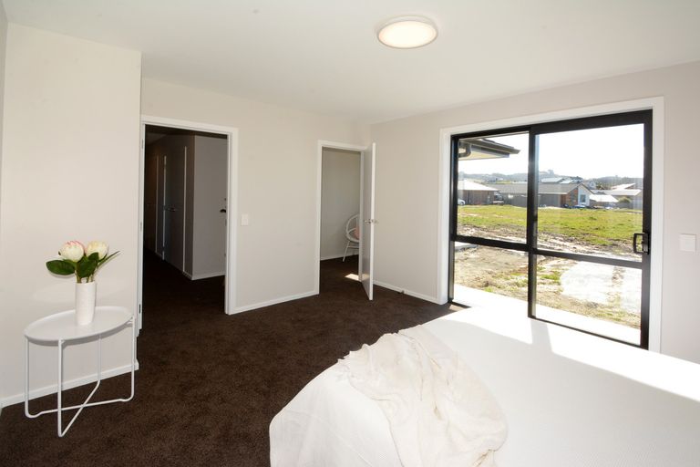 Photo of property in 43 Awa Toru Drive, Fairfield, Dunedin, 9018