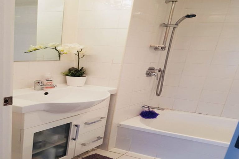 Photo of property in The Rennaissance, 7i/18 Ronwood Avenue, Manukau, Auckland, 2104