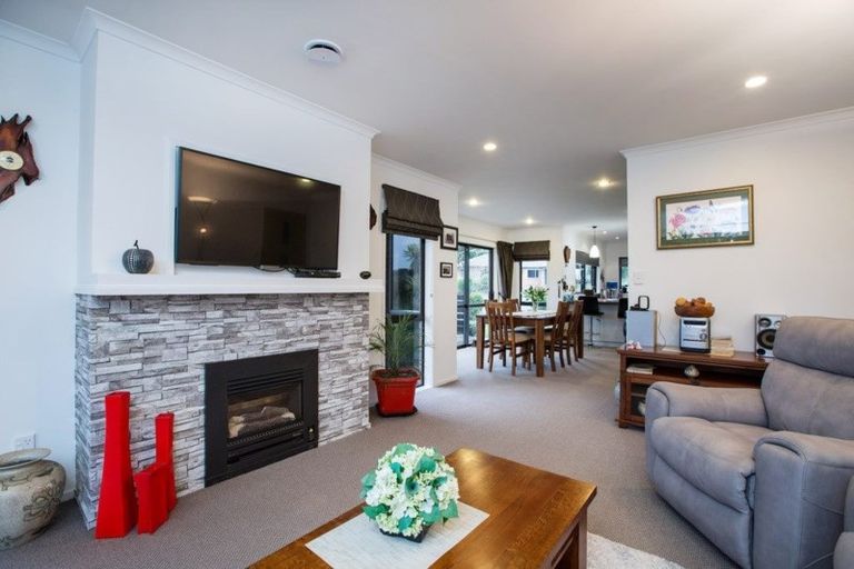 Photo of property in 20 Ainslee Street, Highlands Park, New Plymouth, 4312