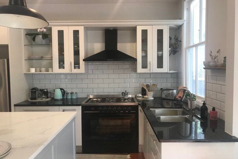 Photo of property in 959 Beach Road, Torbay, Auckland, 0630