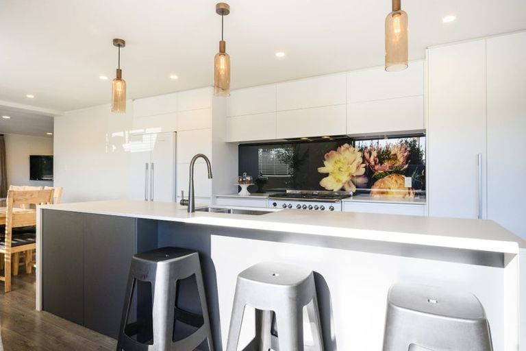 Photo of property in 281 Fitzherbert Avenue, West End, Palmerston North, 4410