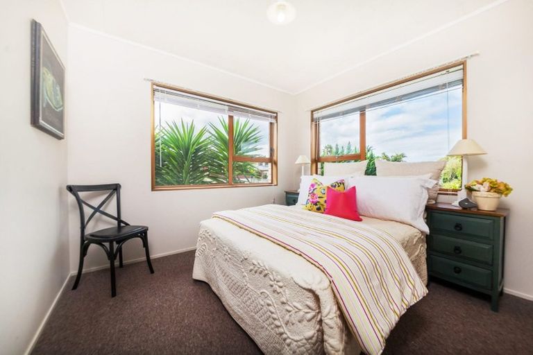 Photo of property in 1/68 Sorrel Crescent, Bucklands Beach, Auckland, 2012