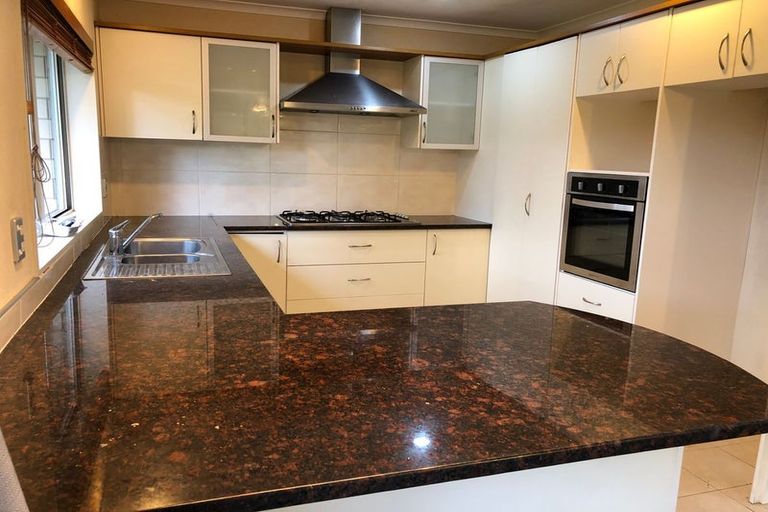 Photo of property in 26 Craigavon Drive, East Tamaki, Auckland, 2013