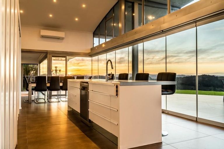 Photo of property in 83 Jervis Road, Waiwera, Orewa, 0994