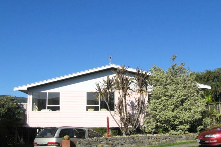 Photo of property in 27 Clapham Grove, Stokes Valley, Lower Hutt, 5019