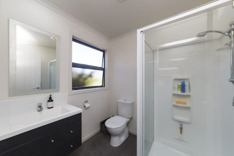 Photo of property in 99a Schnell Drive, Kelvin Grove, Palmerston North, 4414