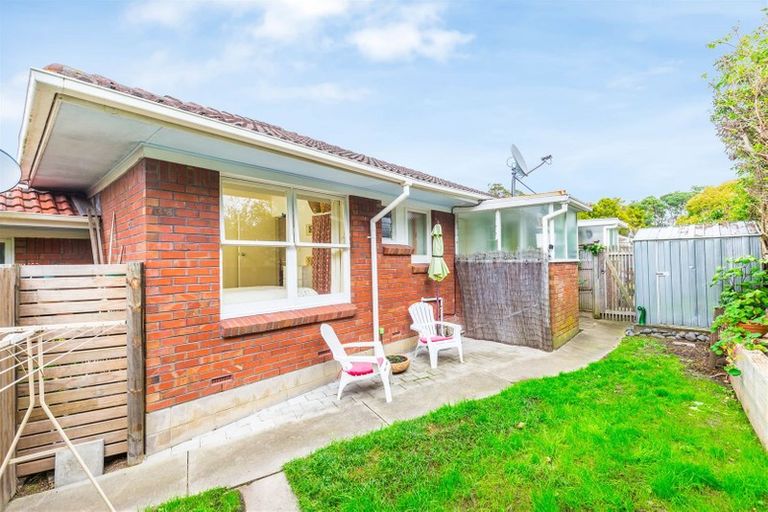 Photo of property in 4/40 Lake Road, Narrow Neck, Auckland, 0624