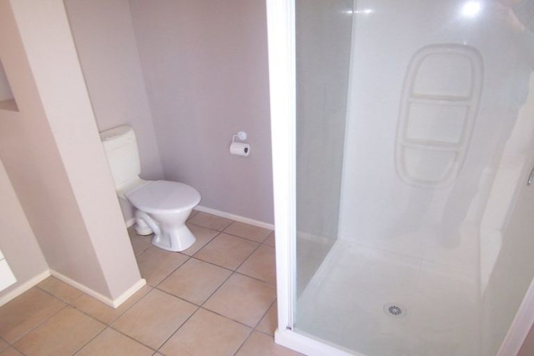 Photo of property in 32 Shearwater Drive, Woolston, Christchurch, 8023