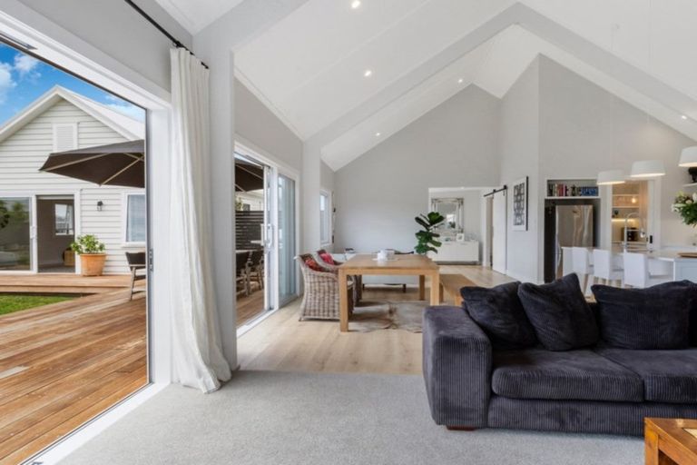 Photo of property in 14 Shearwater Lane, Point Wells, 0986