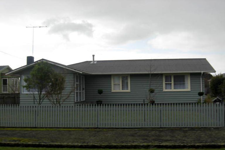 Photo of property in 76 Kent Street, Carterton, 5713
