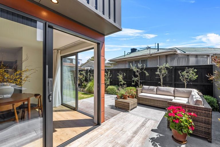 Photo of property in 2/104 Burke Street, Sydenham, Christchurch, 8023