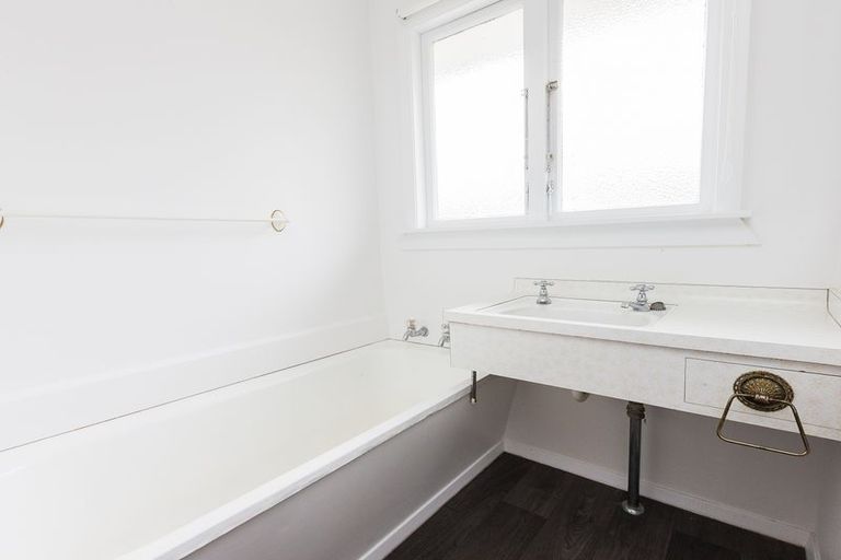 Photo of property in 345 Ruahine Street, Terrace End, Palmerston North, 4410