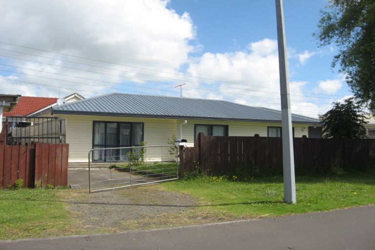 Photo of property in 2 Clarice Place, Takanini, 2112