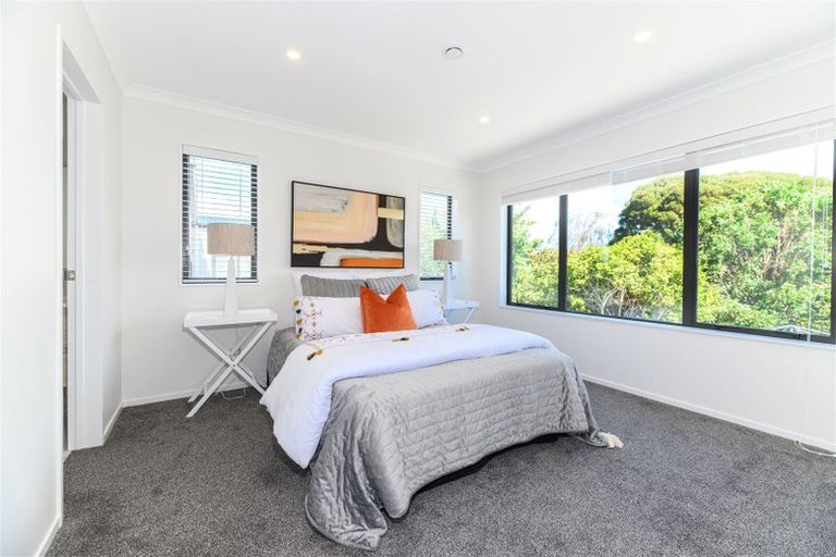 Photo of property in 166b Ennis Avenue, Pakuranga Heights, Auckland, 2010