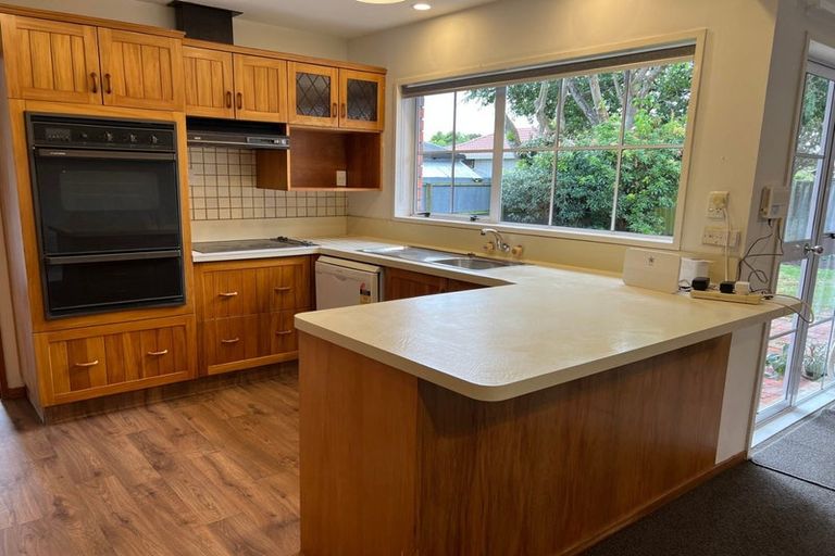 Photo of property in 18 Geraldo Place, Russley, Christchurch, 8042