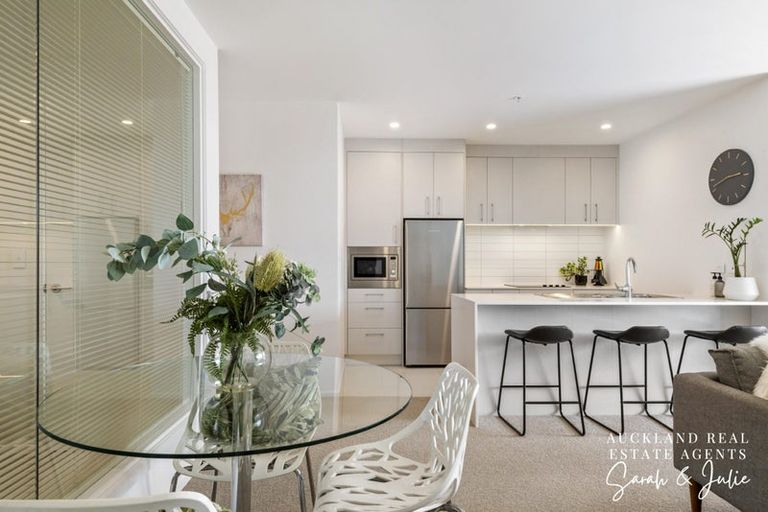 Photo of property in 205/8 Waikumete Road, Glen Eden, Auckland, 0602