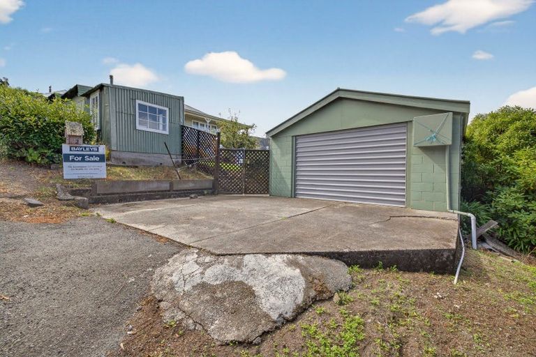 Photo of property in 12 Ross Terrace, Lyttelton, 8082