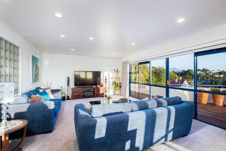 Photo of property in 117 Mangorei Road, Merrilands, New Plymouth, 4312