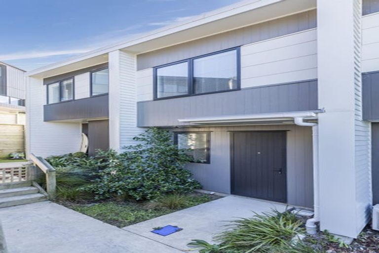 Photo of property in 9/52 High Street, Island Bay, Wellington, 6023