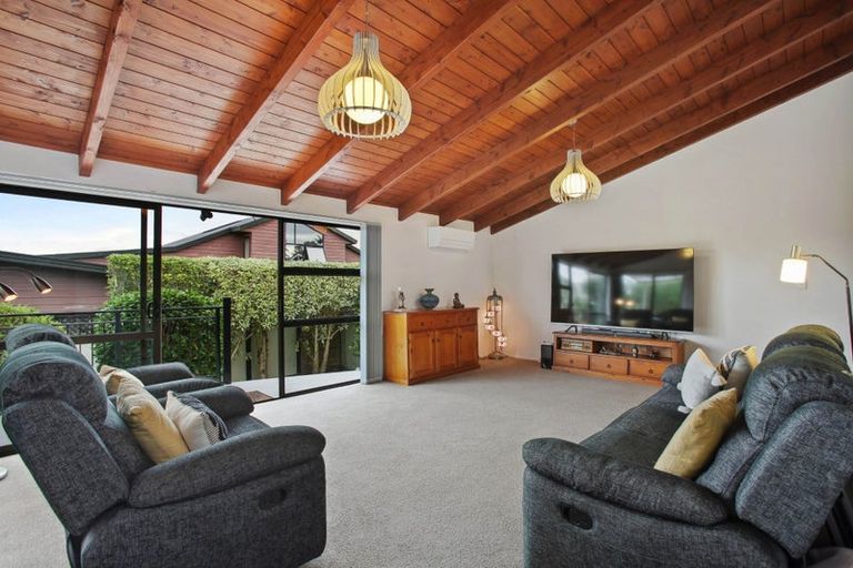 Photo of property in 18 Deanna Drive, West Harbour, Auckland, 0618