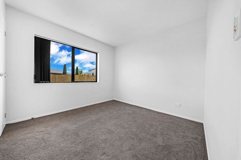 Photo of property in 1/25 Kennington Drive, Clendon Park, Auckland, 2103