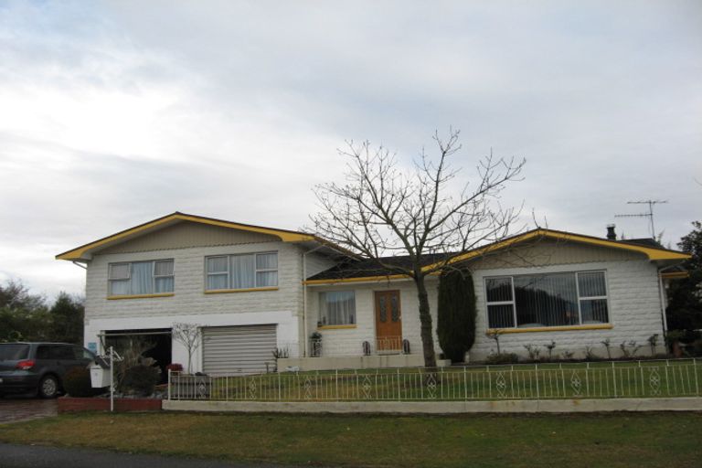 Photo of property in 9 Feary Crescent, Takaka, 7110