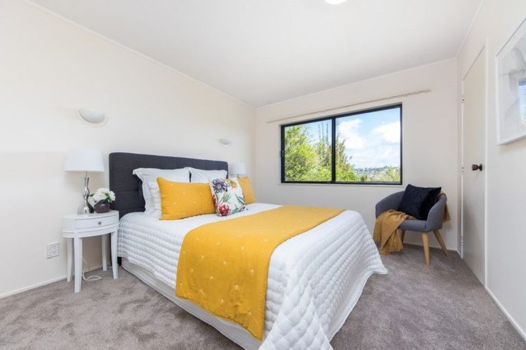 Photo of property in 2/77 Stanley Road, Glenfield, Auckland, 0629