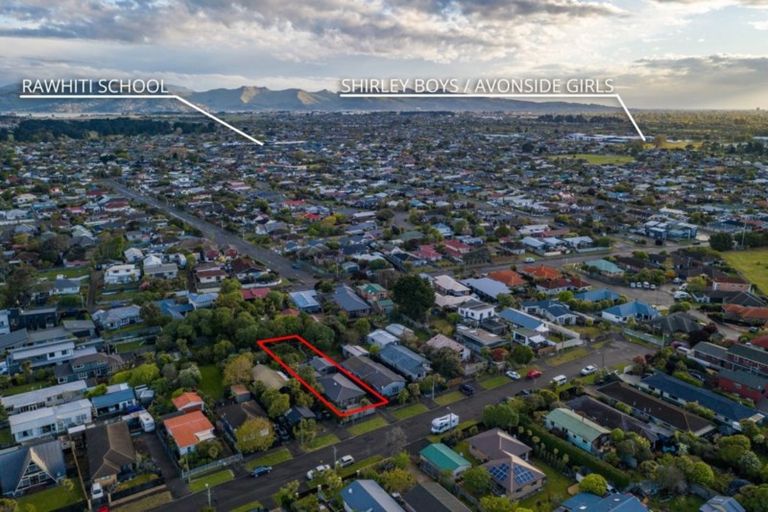 Photo of property in 24 Larnach Street, Waimairi Beach, Christchurch, 8083