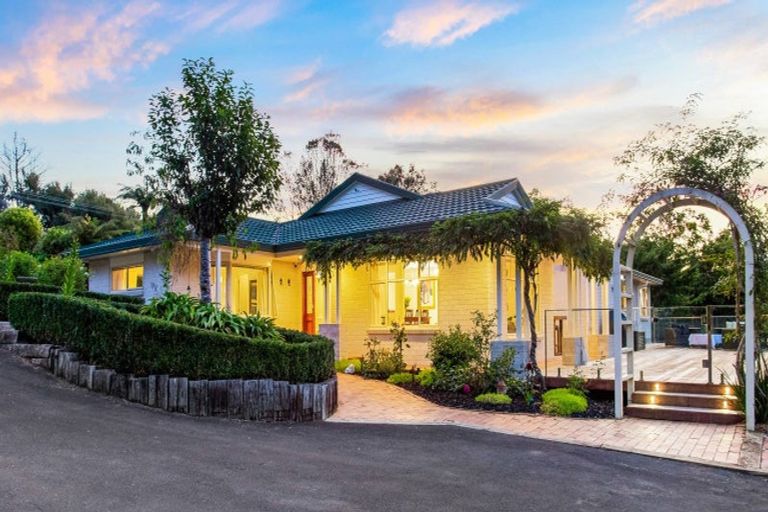 Photo of property in 26 Clifford Road, Pukekohe, 2678