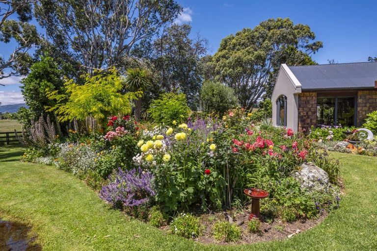 Photo of property in 33 Wood Leigh, Paraparaumu Beach, Paraparaumu, 5032