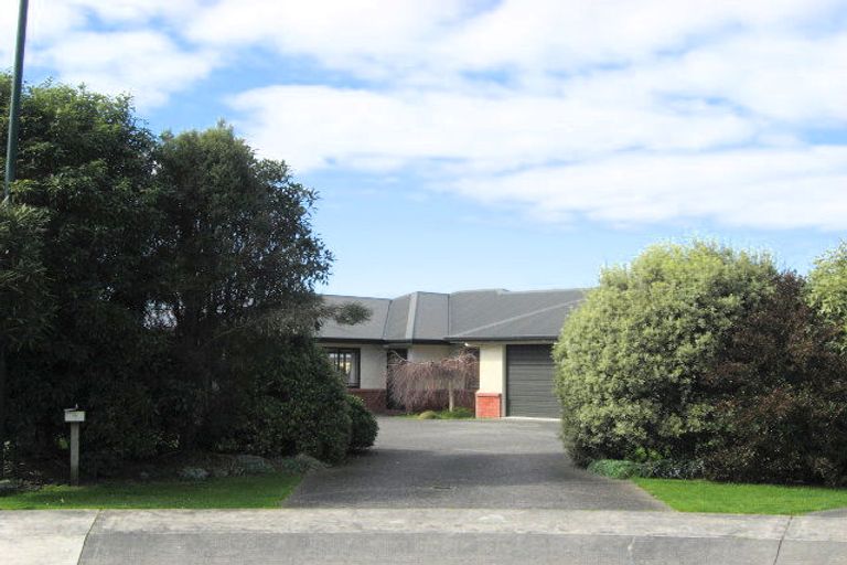 Photo of property in 10 Clifford Close, Levin, 5510