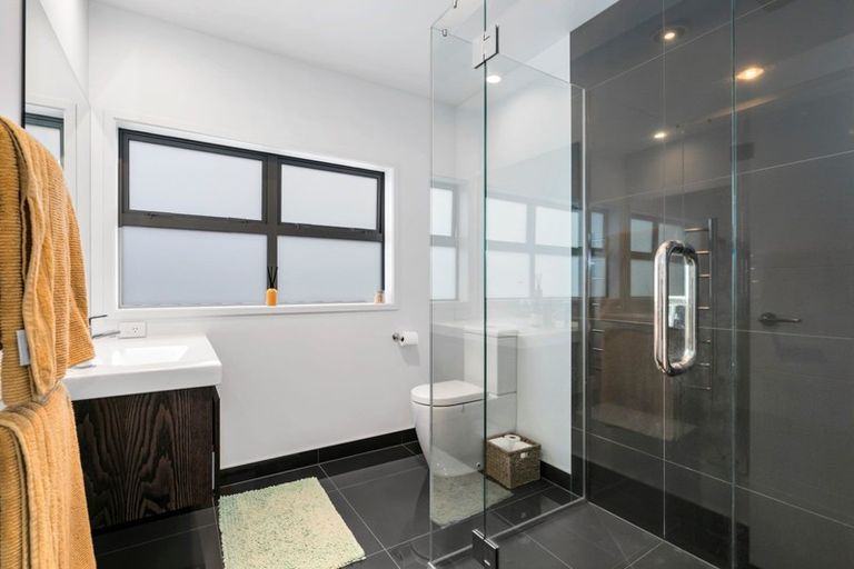 Photo of property in 2 Makura Drive, Papamoa Beach, Papamoa, 3118