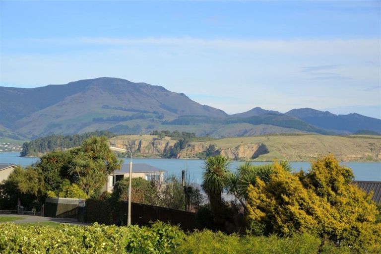 Photo of property in 8 Bayview Place, Cass Bay, Lyttelton, 8082