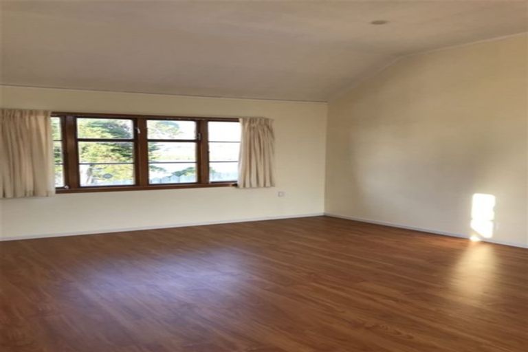 Photo of property in 11 Ramwall Place, Weymouth, Auckland, 2103