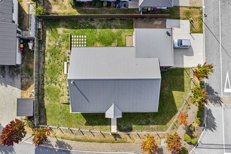 Photo of property in 21 Timsfield Drive, Lake Hawea, 9382