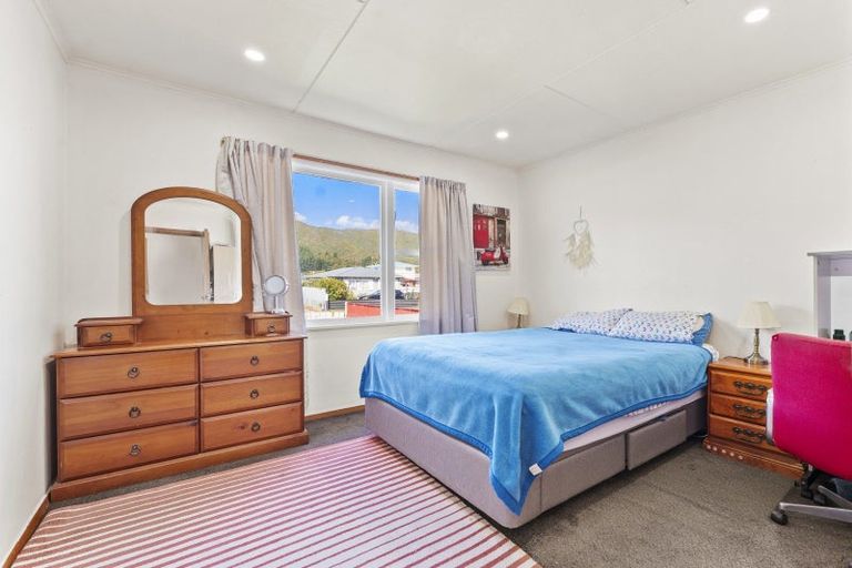 Photo of property in 243 Wellington Road, Wainuiomata, Lower Hutt, 5014