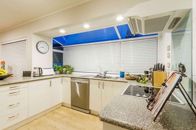 Photo of property in 134 Lynn Road, Bayview, Auckland, 0629